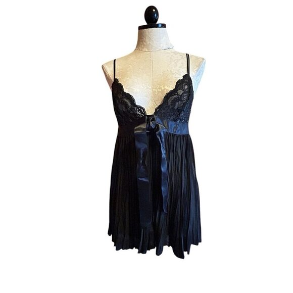 Victoria Secret Sexy Little things Babydoll Top Lingerie M Black Lace Floral NEW
